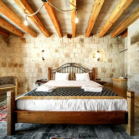 Caverna Premium Caves Szálloda Göreme