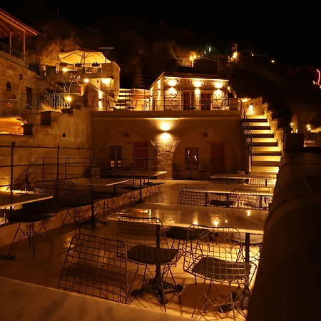 Caverna Premium Caves Hotel *