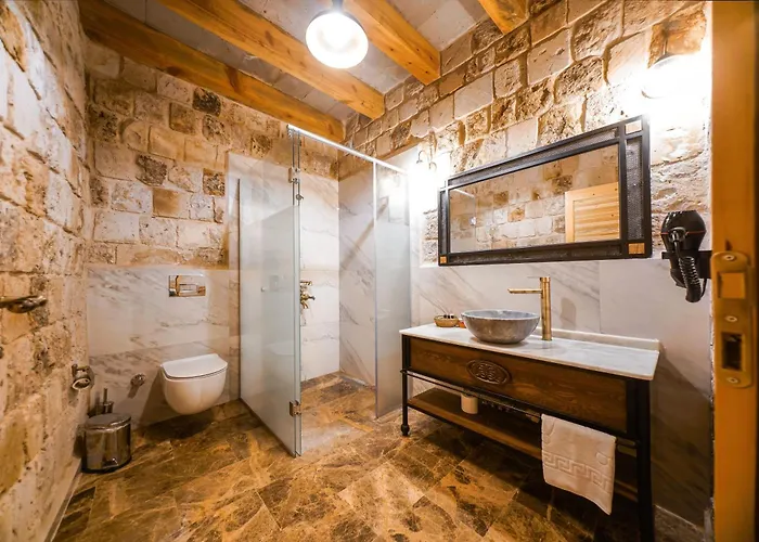 Caverna Premium Caves Hotel *