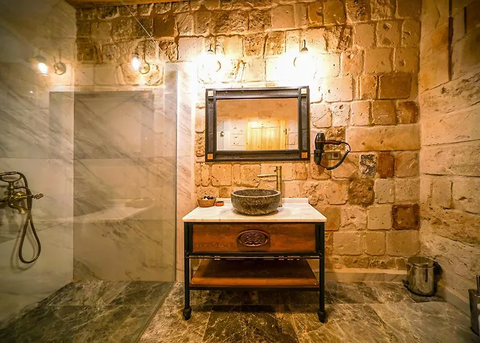 Caverna Premium Caves Hotel *